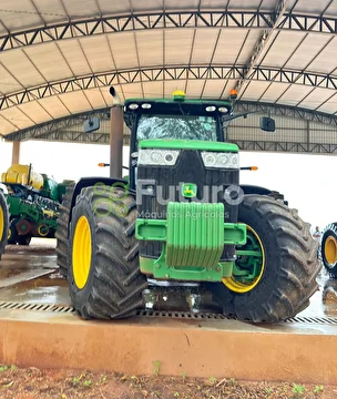 CONJUNTO TRATOR JOHN DEERE 8335R ANO 2012
