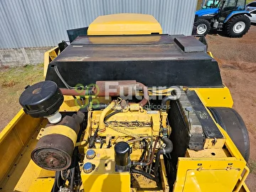 COLHEITADEIRA NEW HOLLAND TC 57 ANO 2007
