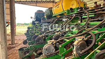 PLANTADEIRA JOHN DEERE DB 74 ANO 2013
