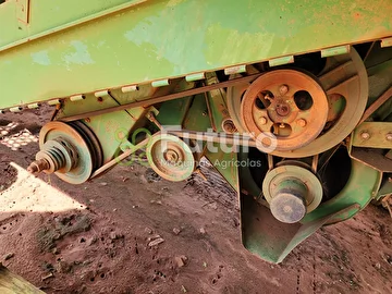 COLHEITADEIRA JOHN DEERE 1550 ANO 2004