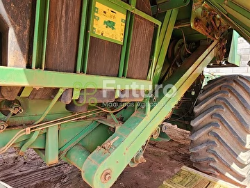 COLHEITADEIRA JOHN DEERE 1550 ANO 2004