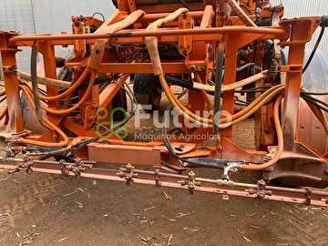 PULVERIZADOR JACTO UNIPORT 2500 ANO 2010