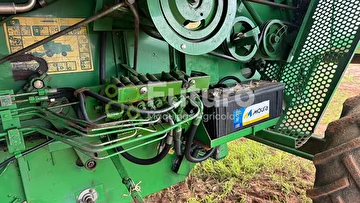 COLHEITADEIRA JOHN DEERE 1550 ANO 2002