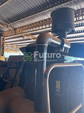COLHEITADEIRA NEW HOLLAND CR 9080 ANO 2012