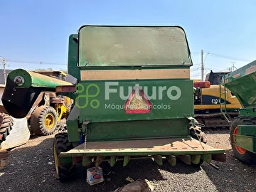 COLHEITADEIRA JOHN DEERE 1185 ANO 2001