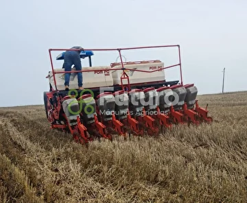 PLANTADEIRA KUHN PDM PG 900 ANO 2013