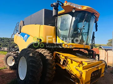 COLHEITADEIRA NEW HOLLAND CR 9060 ANO 2011
