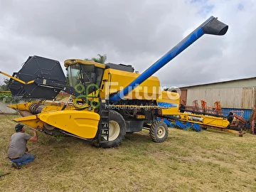 COLHEITADEIRA NEW HOLLAND TC 5090 ANO 2011
