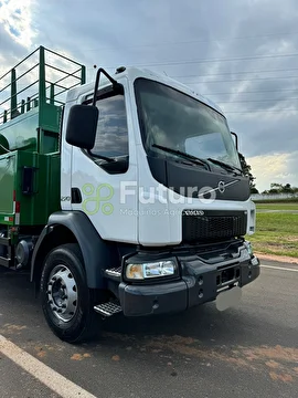 CAMINHÃO VOLVO 270 ANO 2014