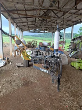 ENFARDADEIRA KUHN FB 2125 ANO 2010