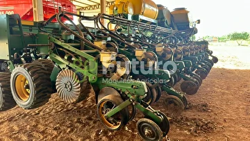 PLANTADEIRA JOHN DEERE DB 74 ANO 2013