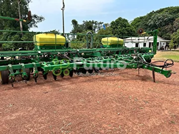 PLANTADEIRA JOHN DEERE 2126 CCS ANO 2011