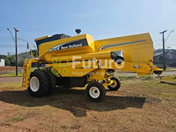 COLHEITADEIRA NEW HOLLAND TC 57 ANO 2007