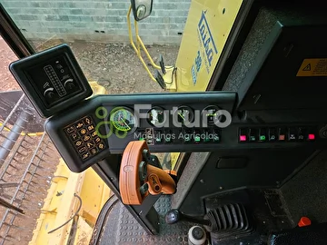 COLHEITADEIRA NEW HOLLAND TC 57 ANO 2006