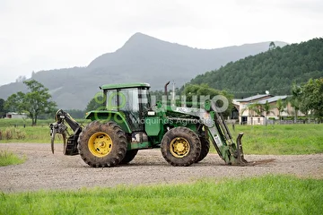 TRATOR JOHN DEERE 7500 ANO 2004