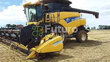 COLHEITADEIRA NEW HOLLAND CR 9060 ANO 2011