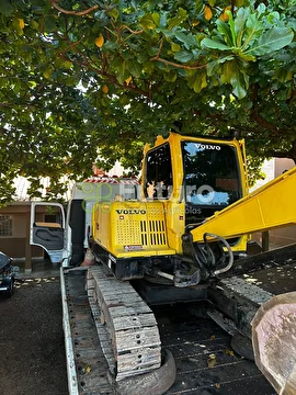 ESCAVADEIRA VOLVO EC55B ANO 2013