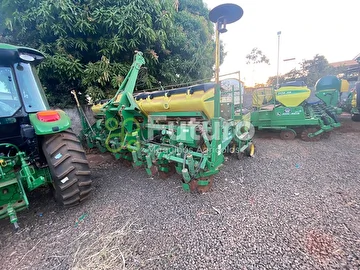 PLANTADEIRA JOHN DEERE 1113 ANO 2009