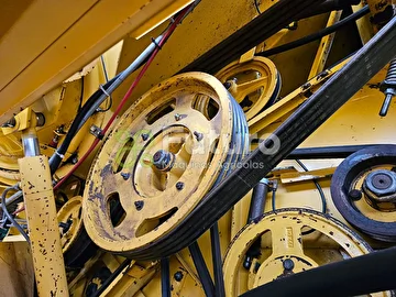 COLHEITADEIRA NEW HOLLAND TC 57 ANO 2006