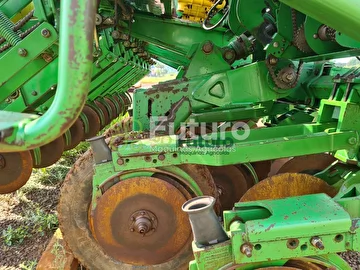 PLANTADEIRA JOHN DEERE 1111 ANO 2007