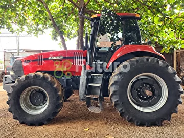TRATOR CASE MAGNUM 220 ANO 2009