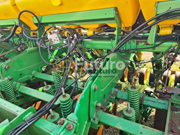 PLANTADEIRA JOHN DEERE 1111 ANO 2007