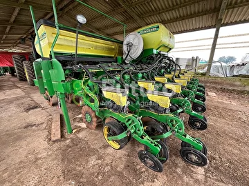 PLANTADEIRA JOHN DEERE 2113 ANO 2016
