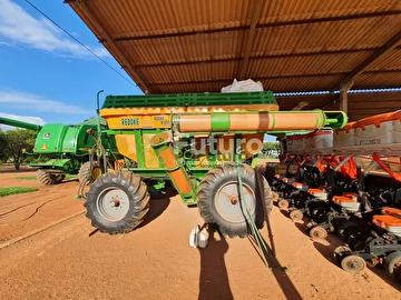 CARRETA GRANELEIRA STARA 16000 PLUS ANO 2004