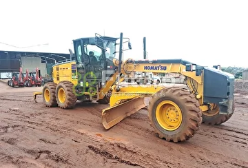 MOTONIVELADORA KOMATSU GD655-5 ANO 2023