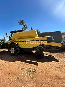 COLHEITADEIRA NEW HOLLAND TC 57 ANO 1999