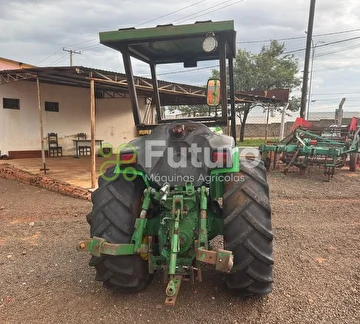 TRATOR JOHN DEERE 5425N ANO 2011