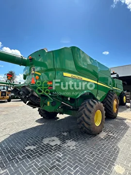 COLHEITADEIRA JOHN DEERE S680 ANO 2013