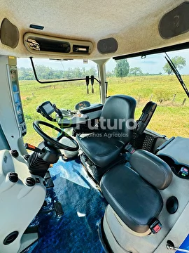 TRATOR NEW HOLLAND T8.270 ANO 2012
