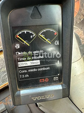 ESCAVADEIRA VOLVO EC 220D ANO 2014