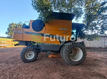 COLHEITADEIRA VALTRA BC 6500 ANO 2014
