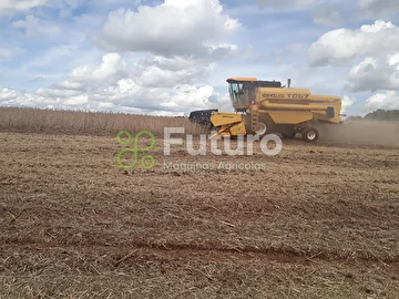 COLHEITADEIRA NEW HOLLAND TC 57 ANO 1999