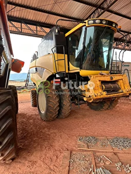 COLHEITADEIRA NEW HOLLAND CR 5080 ANO 2014