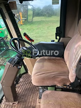 COLHEITADEIRA JD 1550 C/ PLAT 22 PÉS