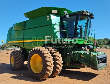 COLHEITADEIRA JOHN DEERE STS 9770 ANO 2013