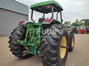 TRATOR JOHN DEERE 7500 ANO 2001