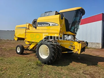 COLHEITADEIRA NEW HOLLAND TC 57 ANO 2007