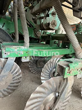 PLANTADEIRA JOHN DEERE 1113 ANO 2008