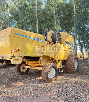 COLHEITADEIRA NEW HOLLAND TC 59 ANO 2004