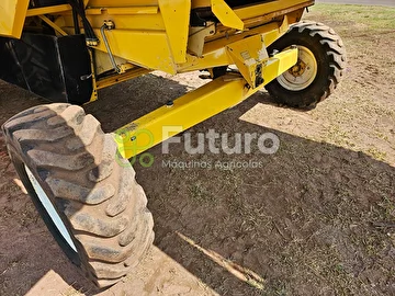 COLHEITADEIRA NEW HOLLAND TC 57 ANO 2007