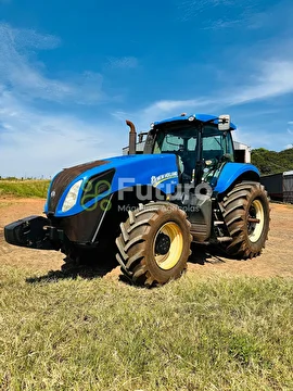 TRATOR NEW HOLLAND T8.270 ANO 2012