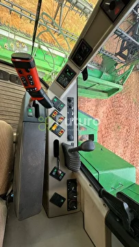 COLHEITADEIRA JOHN DEERE 1550 ANO 2002