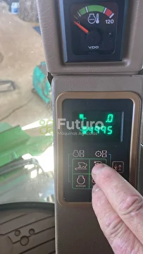 COLHEITADEIRA JOHN DEERE 1550 ANO 2002
