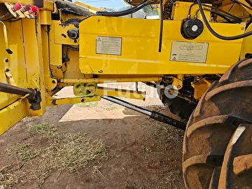COLHEITADEIRA NEW HOLLAND TC 57 ANO 2007