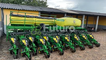 PLANTADEIRA JOHN DEERE 2130 ANO 2015