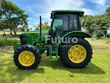 TRATOR JOHN DEERE 5085E ANO 2016